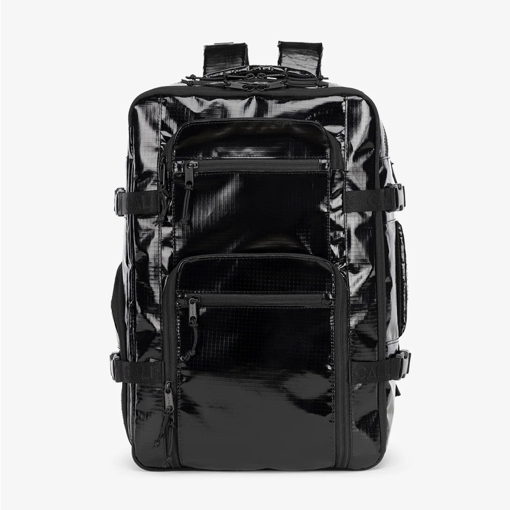 Terra 26L Laptop Duffel Backpack in Obsidian